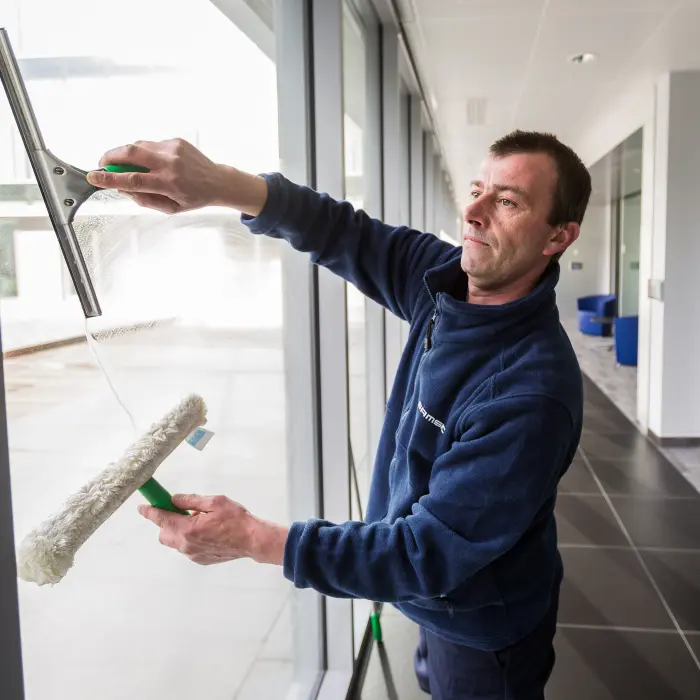 nettoyage-de-fenetres-commerciales-et-industrielles